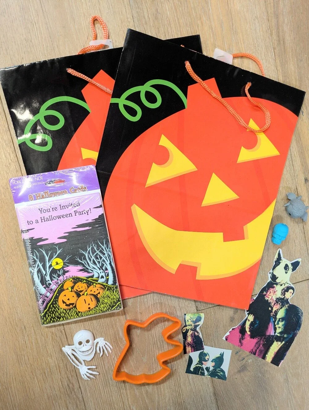 Small Lot Of 90s HALLOWEEN items - Party Invitations Bags Cookie Cutter Skeleton